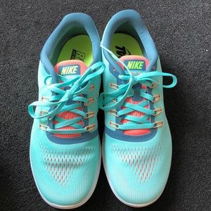 Nike women’s Free Run
